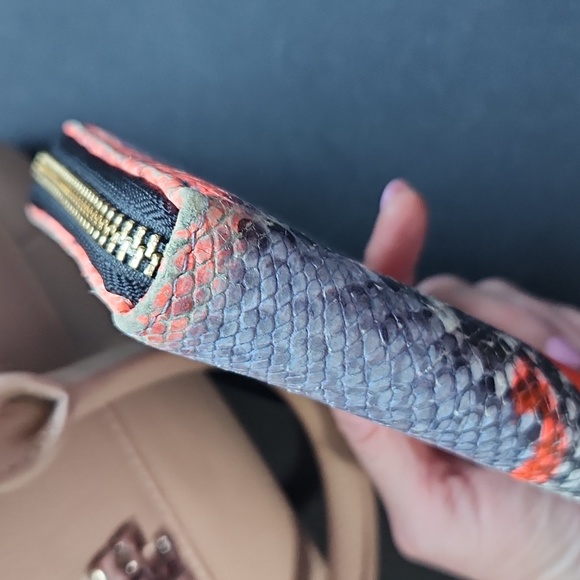 Tory Burch Wallet - Picture 5 of 8